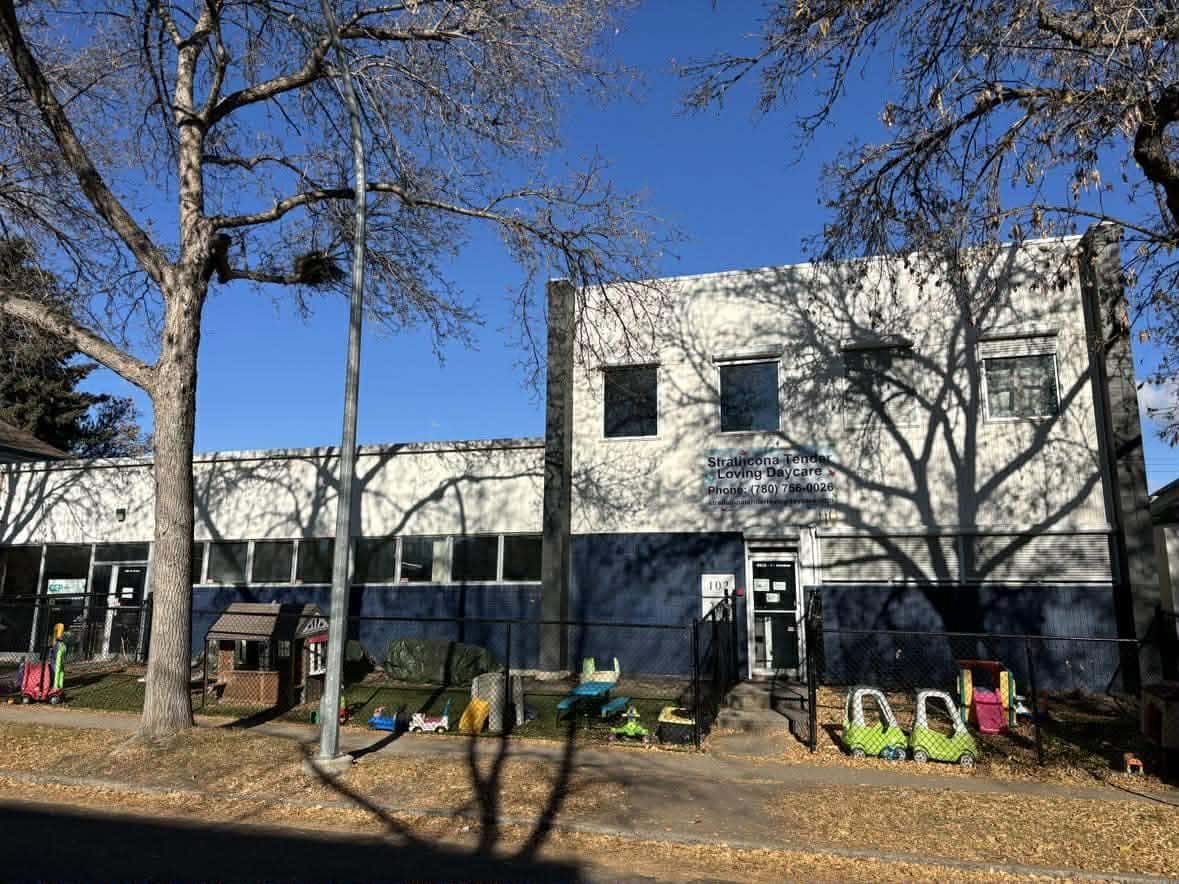 9928 81 Avenue — Edmonton - Photo 2 of 24