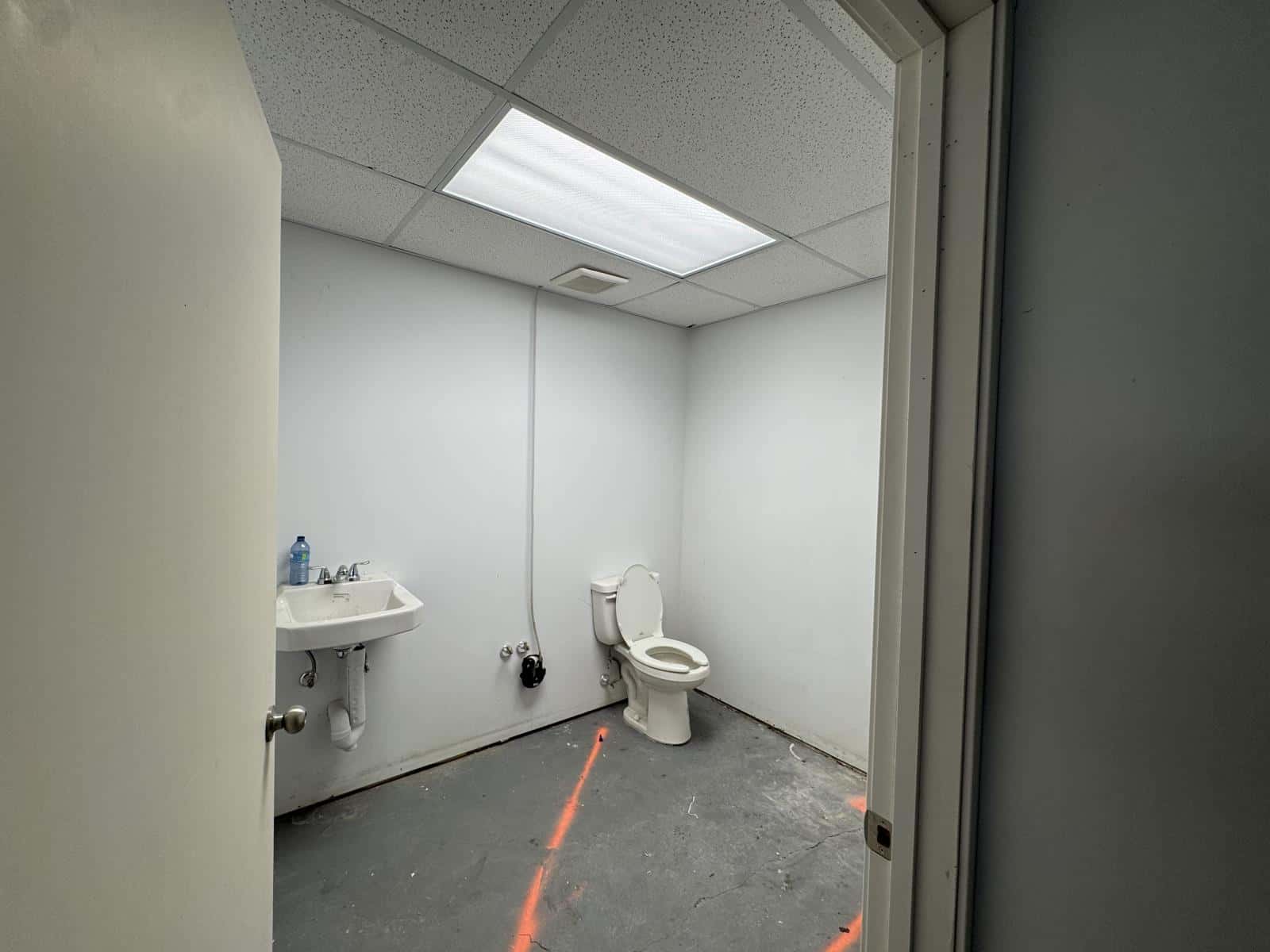 Edmonton — Edmonton - Photo 5 of 42