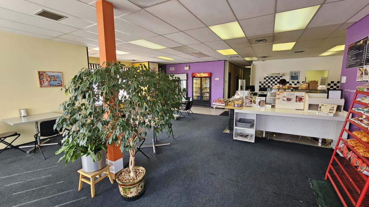 Edmonton — Edmonton - Photo 4 of 36