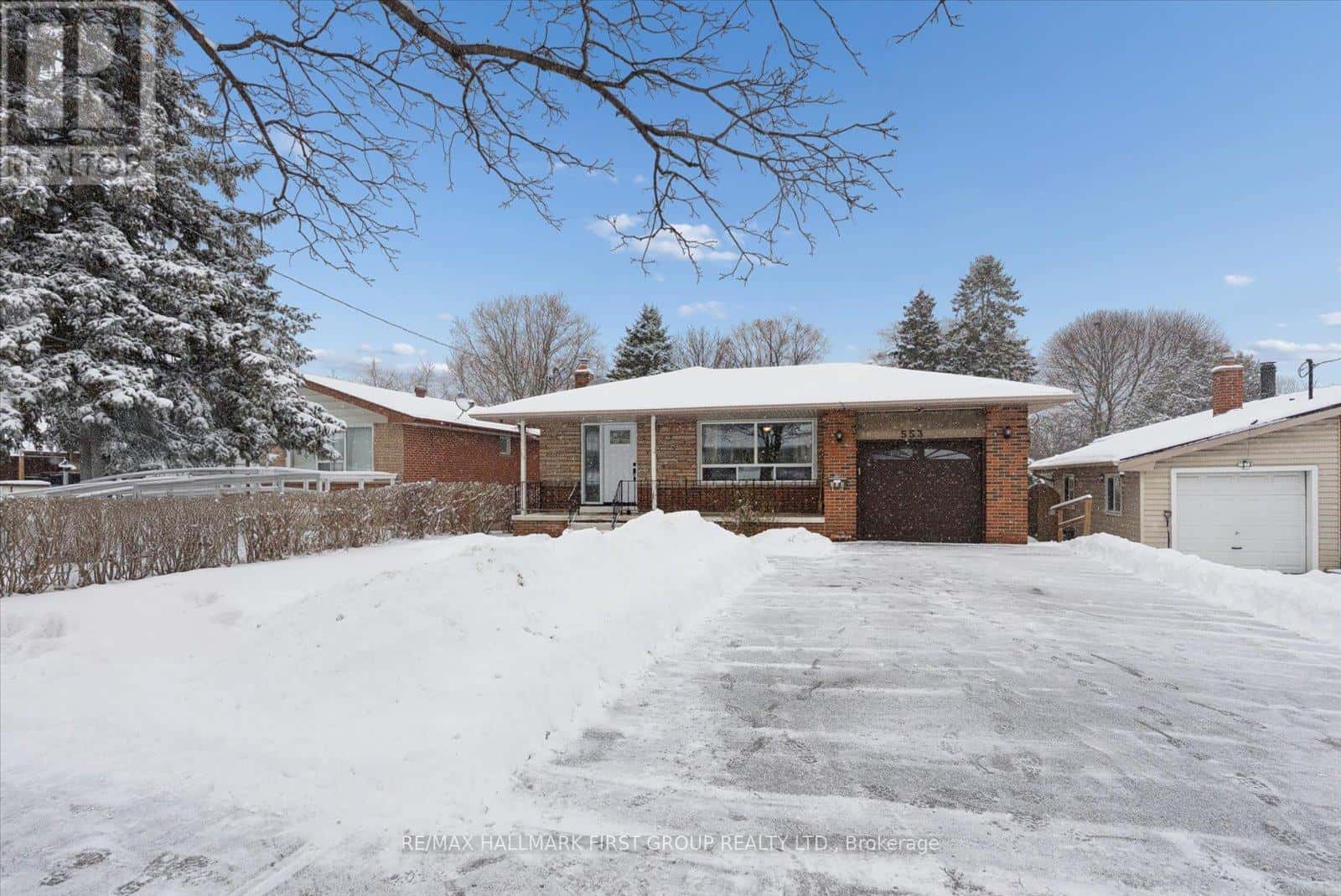 553 HARMONY ROAD S — Oshawa (Donevan), Ontario - Photo 2 of 46