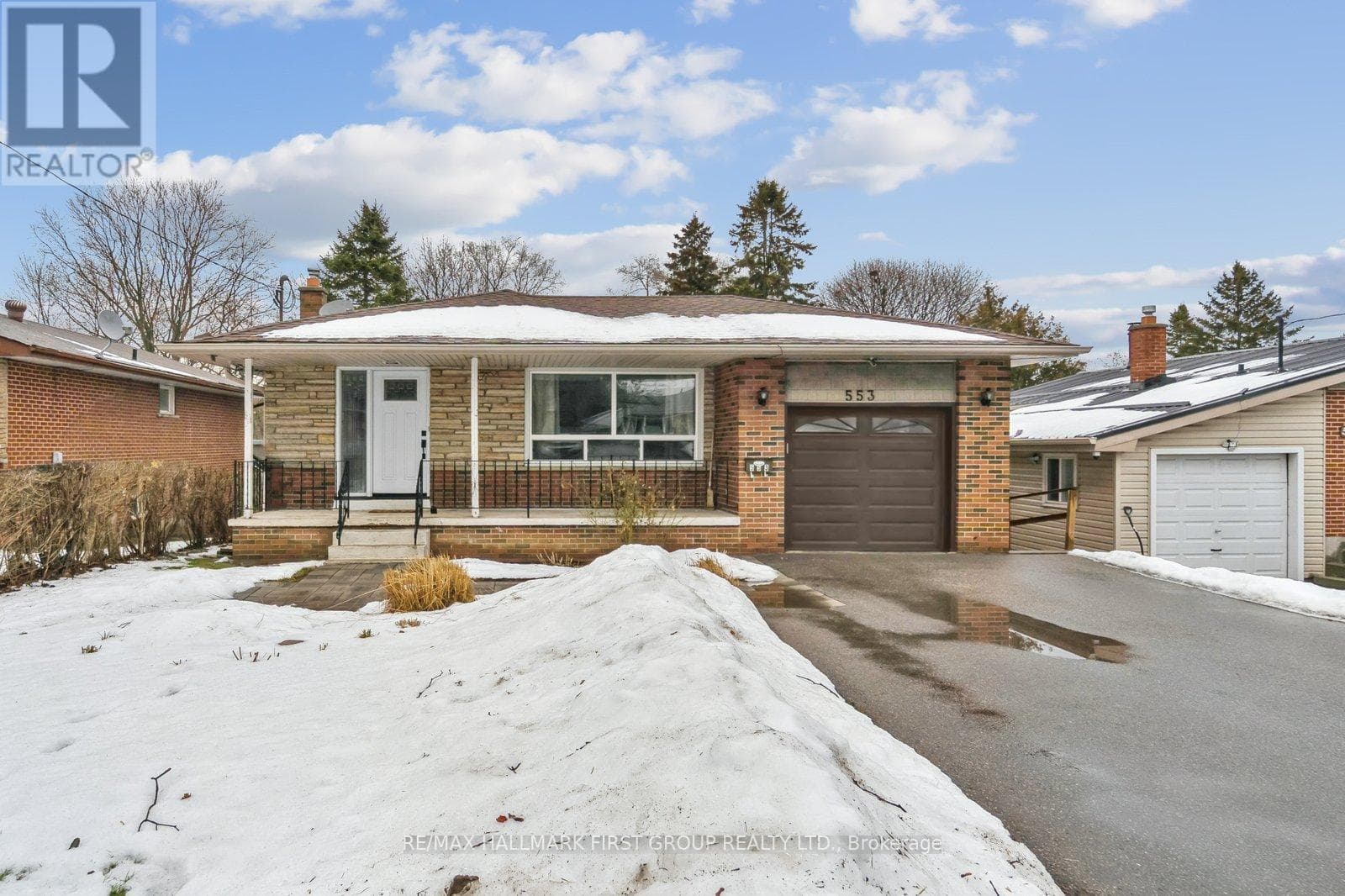 553 HARMONY ROAD S — Oshawa (Donevan), Ontario - Main photo
