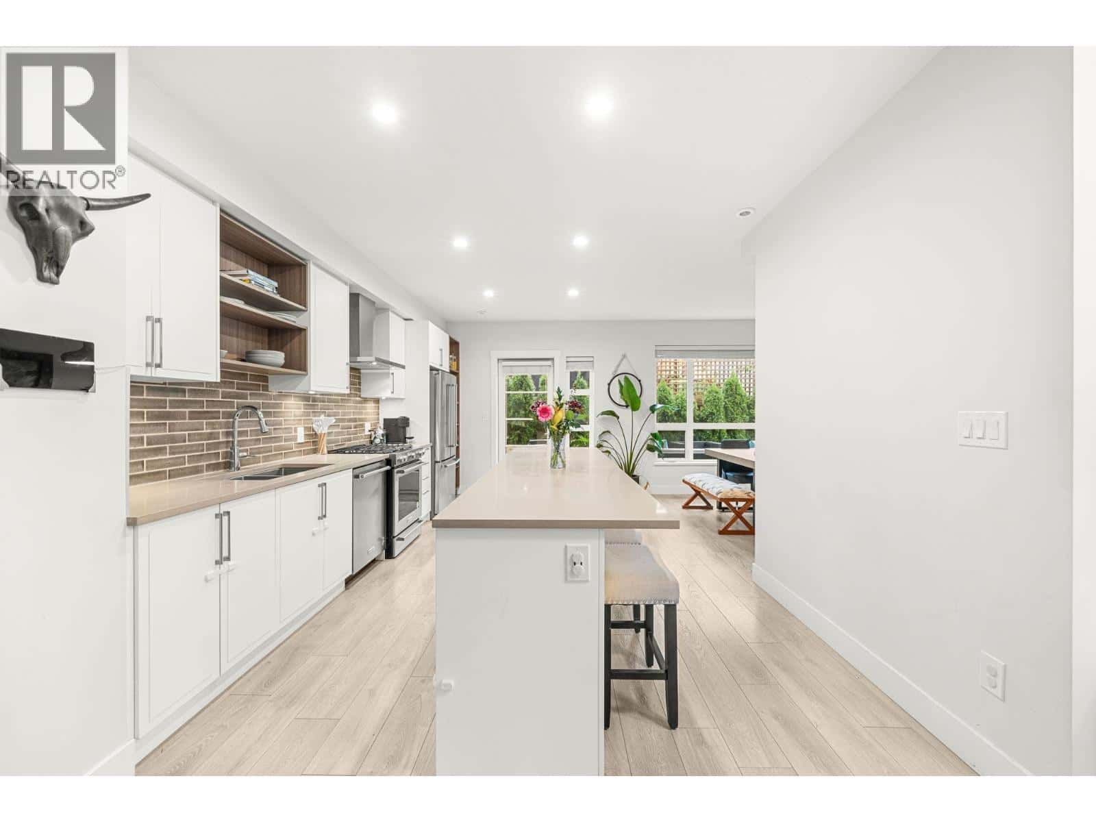 28 70 SEAVIEW DRIVE — Port Moody, British Columbia - Photo 4 of 35