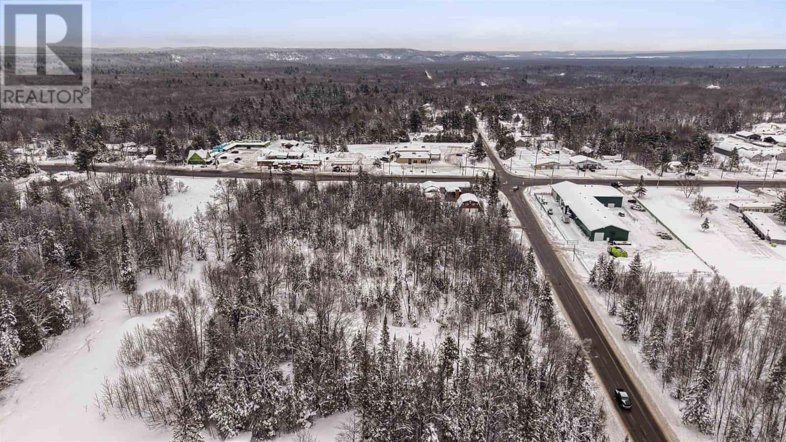 618 Fourth LIN E — Sault Ste. Marie, Ontario - Photo 4 of 10