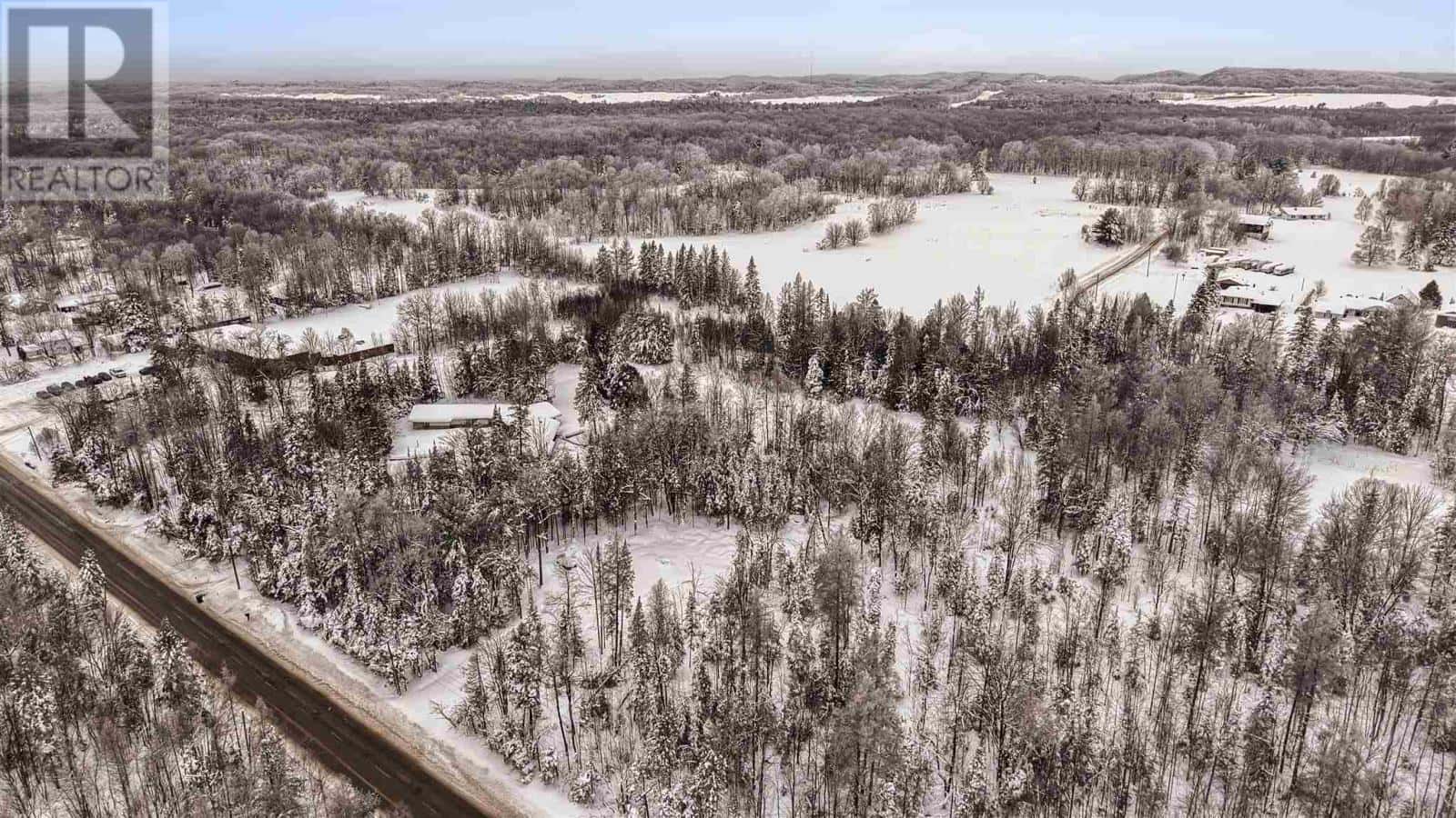 618 Fourth LIN E — Sault Ste. Marie, Ontario - Photo 2 of 10