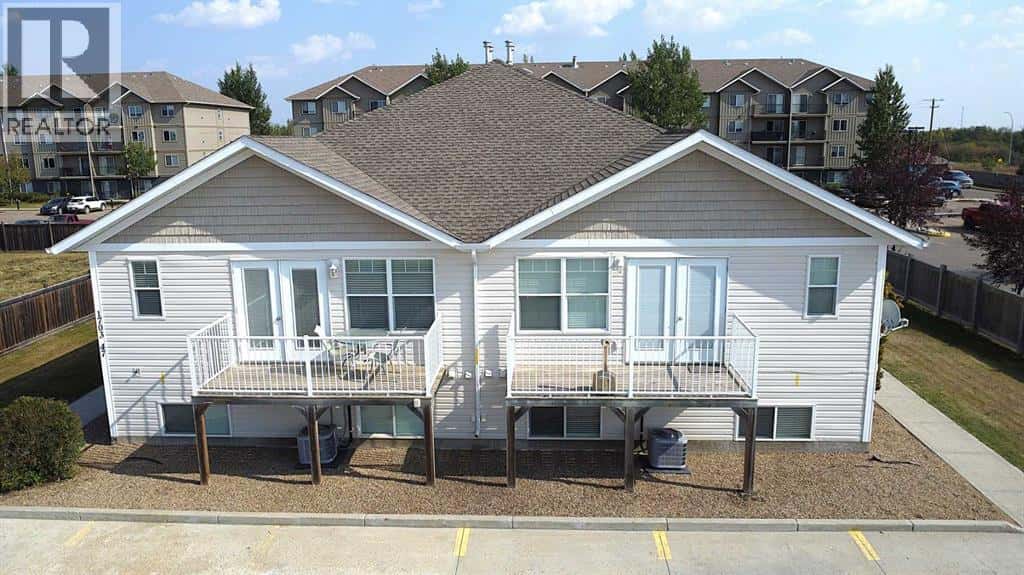 1703 47 Avenue — Lloydminster, Saskatchewan - Photo 2 of 27