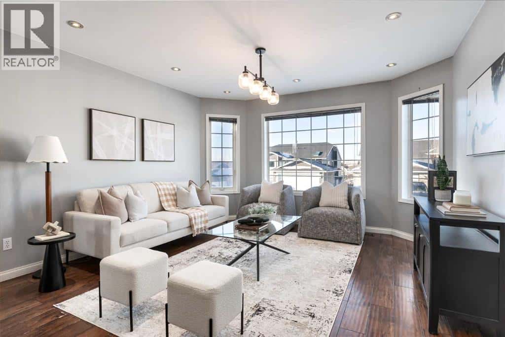 90 Elizabeth Way SE — Airdrie, Alberta - Photo 4 of 34