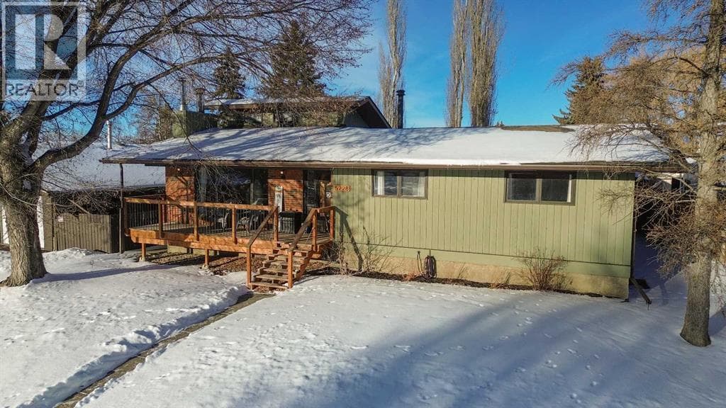 5228 40 Street — Innisfail, Alberta - Main photo