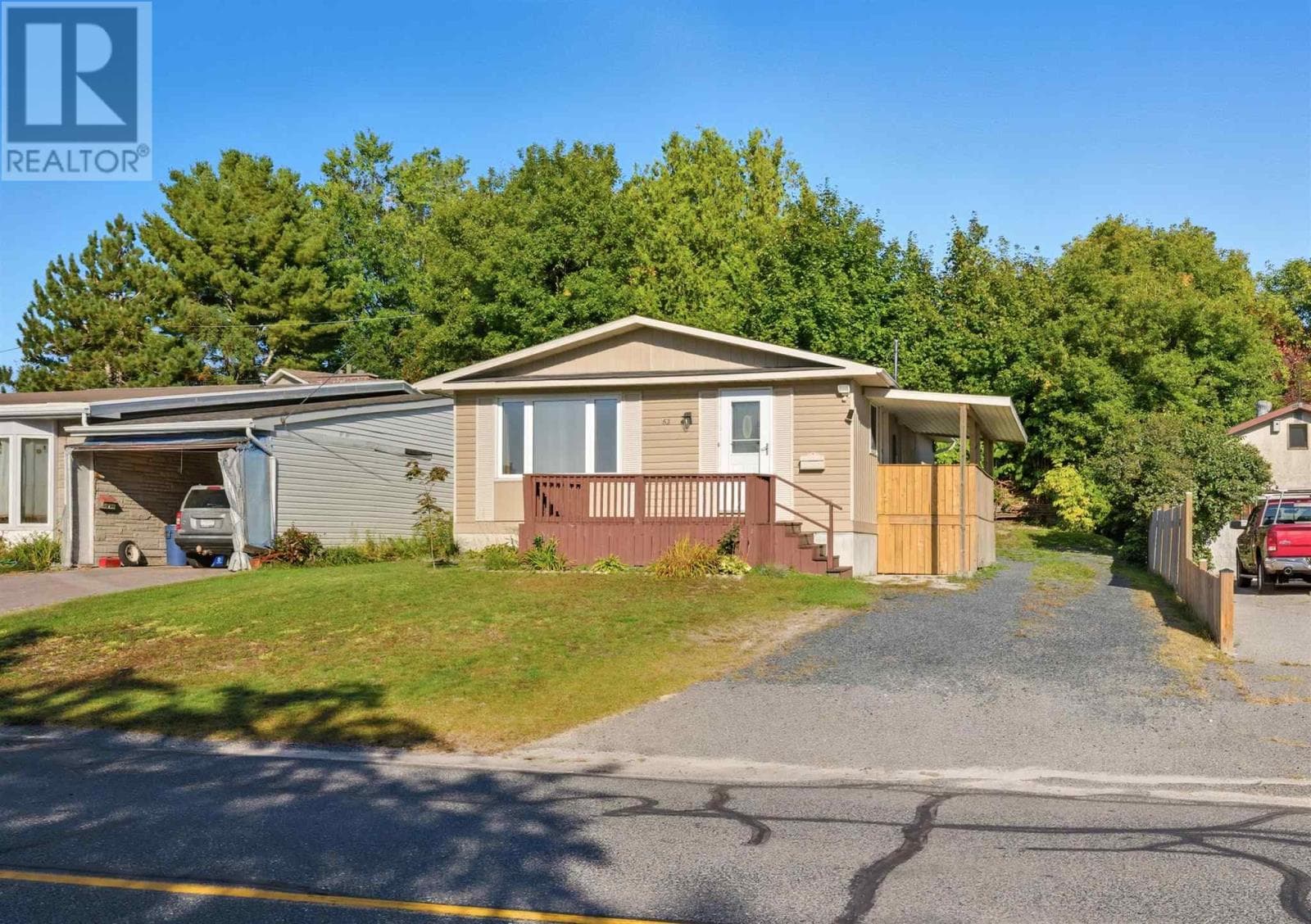 62 Dieppe AVE — Elliot Lake, Ontario - Main photo