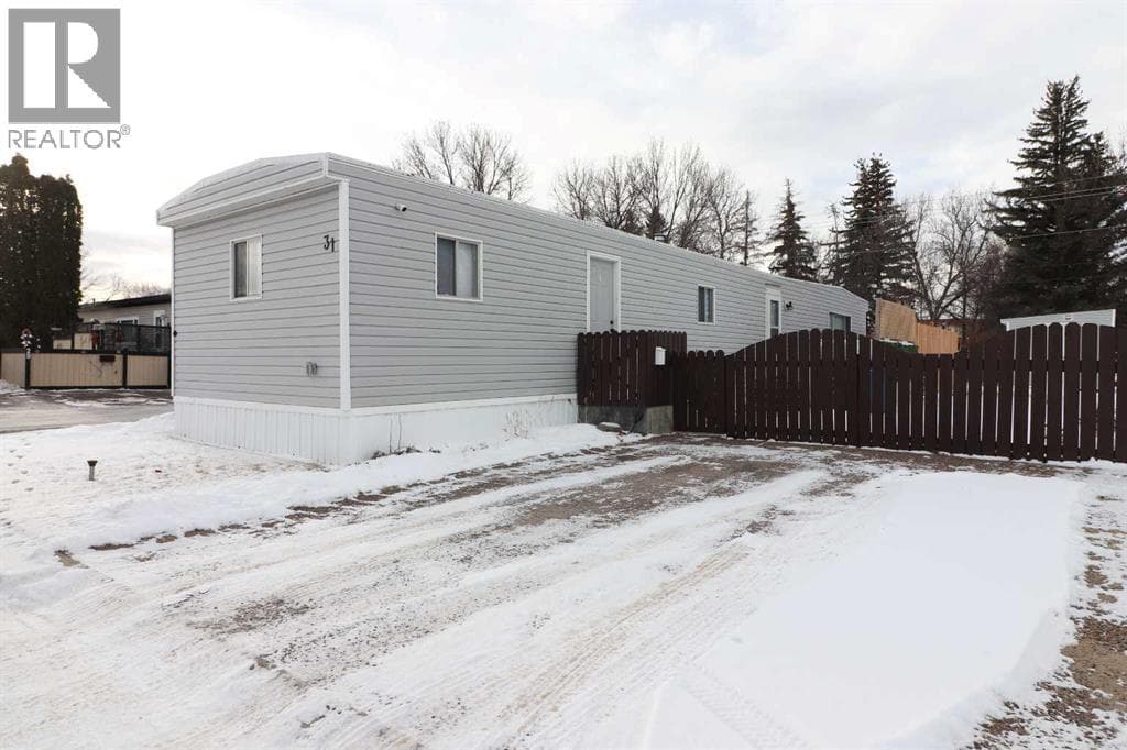 31, 2248 Southview Drive SE — Medicine Hat, Alberta - Main photo