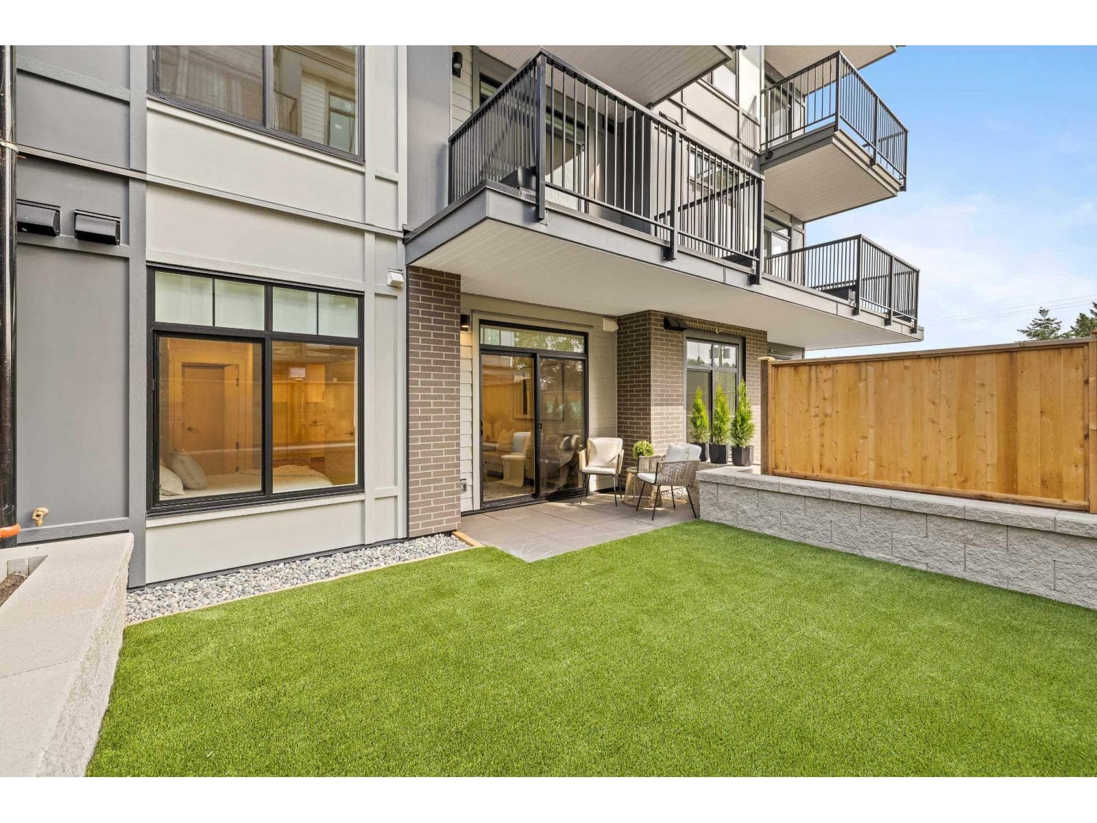 209 33816 SOUTH FRASER WAY — Abbotsford, British Columbia - Main photo