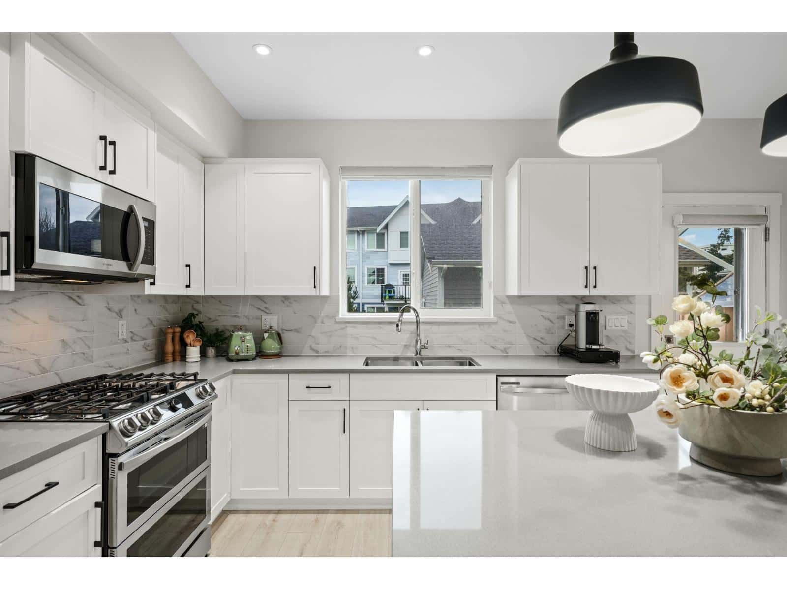 20181 83 AVENUE — Langley, British Columbia - Photo 4 of 33