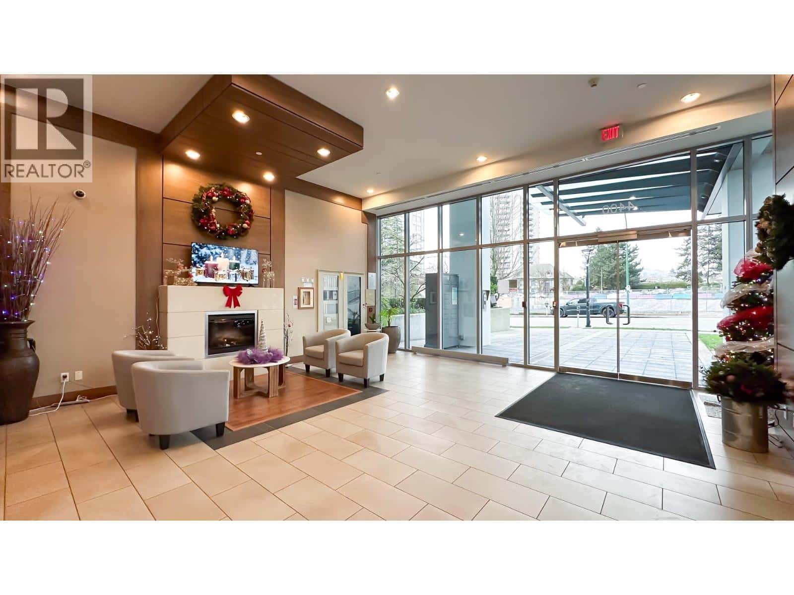 1705 4400 BUCHANAN STREET — Burnaby, British Columbia - Photo 4 of 24