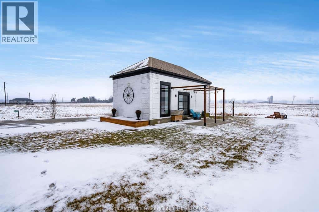 29060 Jane ROAD — Thamesville, Ontario - Photo 2 of 31