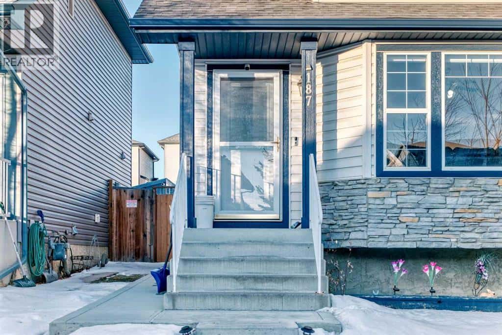 187 Taravista Street NE — Calgary, Alberta - Photo 4 of 50