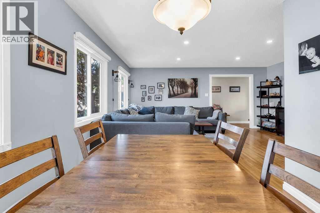 1215 Mapleglade Place SE — Calgary, Alberta - Photo 5 of 50