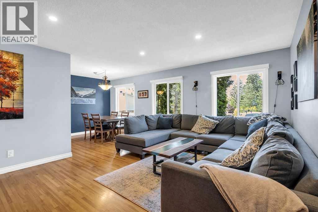 1215 Mapleglade Place SE — Calgary, Alberta - Photo 2 of 50