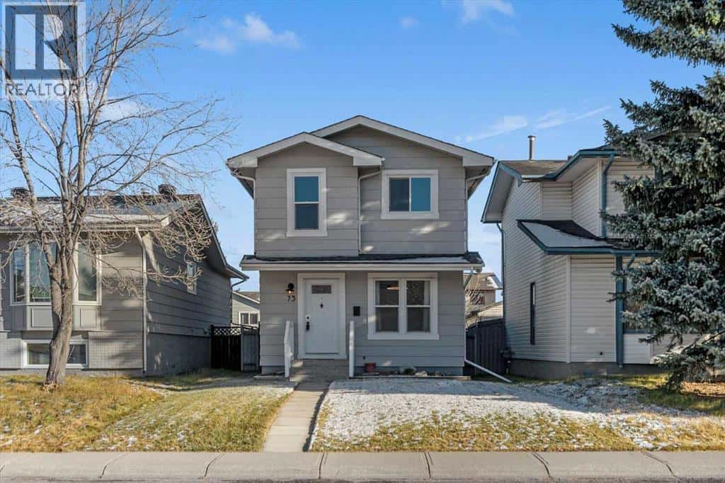 73 Sunvale Crescent SE — Calgary, Alberta - Photo 2 of 43