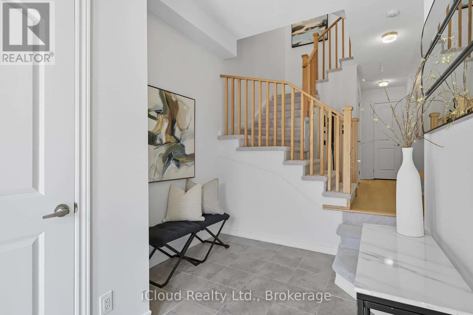 1117 LOCKIE DRIVE — Oshawa (Kedron), Ontario - Photo 3 of 37