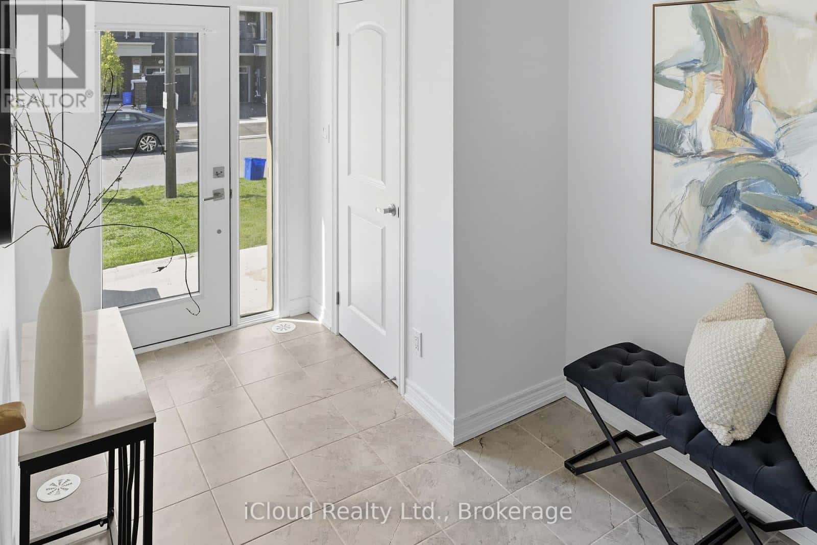 1117 LOCKIE DRIVE — Oshawa (Kedron), Ontario - Photo 4 of 37