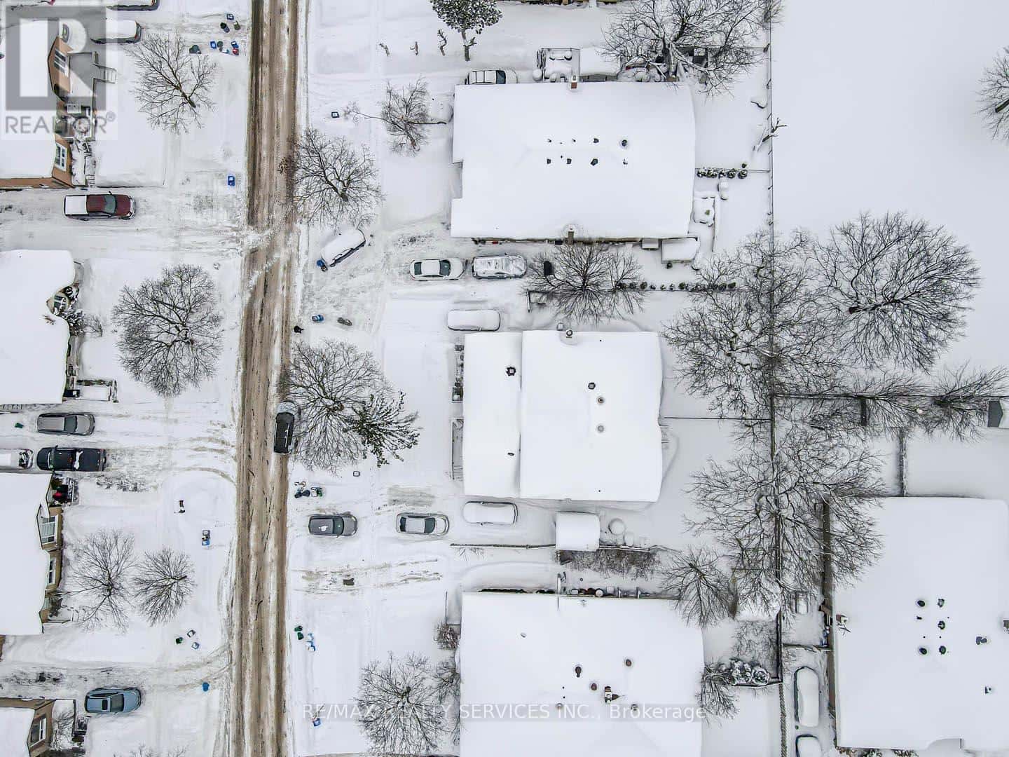 31 SYLVIA STREET — Barrie (Grove East), Ontario - Photo 5 of 17