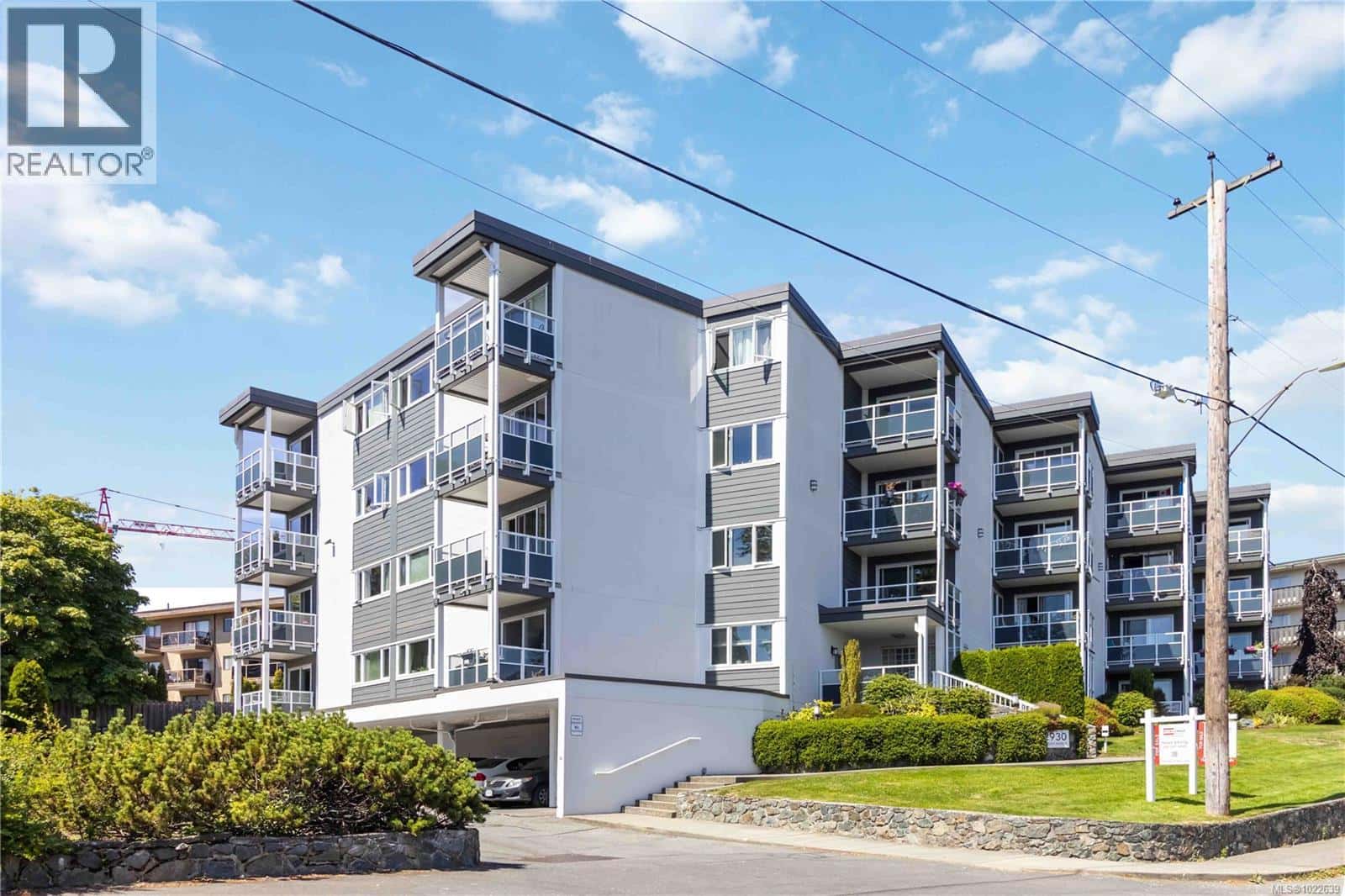 236 2930 Washington Ave — Victoria, British Columbia - Photo 2 of 43