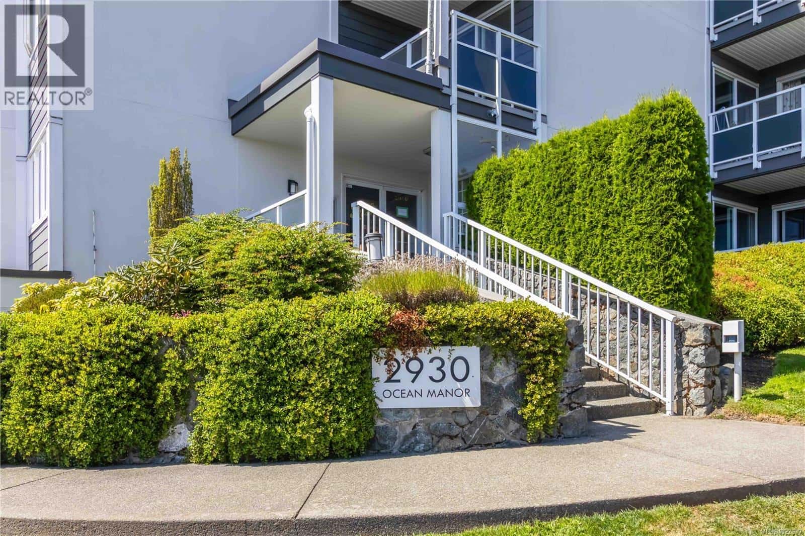 236 2930 Washington Ave — Victoria, British Columbia - Photo 3 of 43