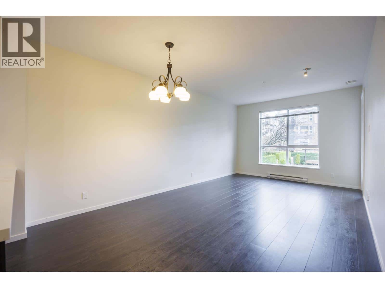 213 3107 WINDSOR GATE — Coquitlam, British Columbia - Photo 5 of 29