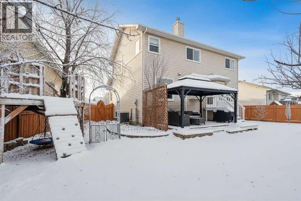 62 Canoe Circle SW — Airdrie, Alberta - Photo 2 of 38