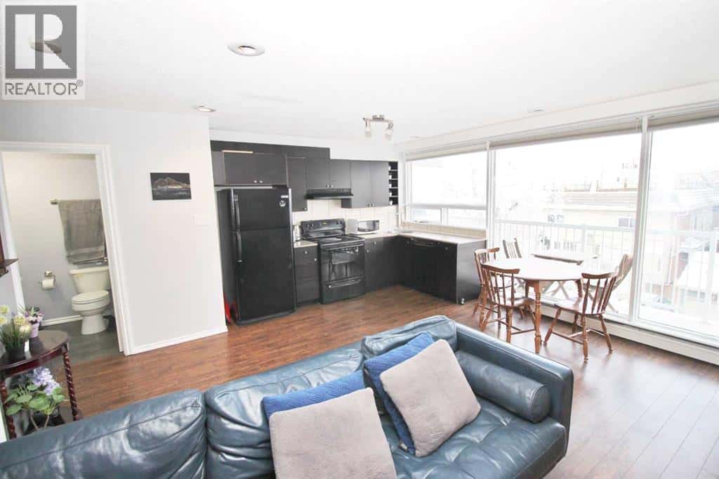 402, 1612 14 Avenue SW — Calgary, Alberta - Photo 4 of 15