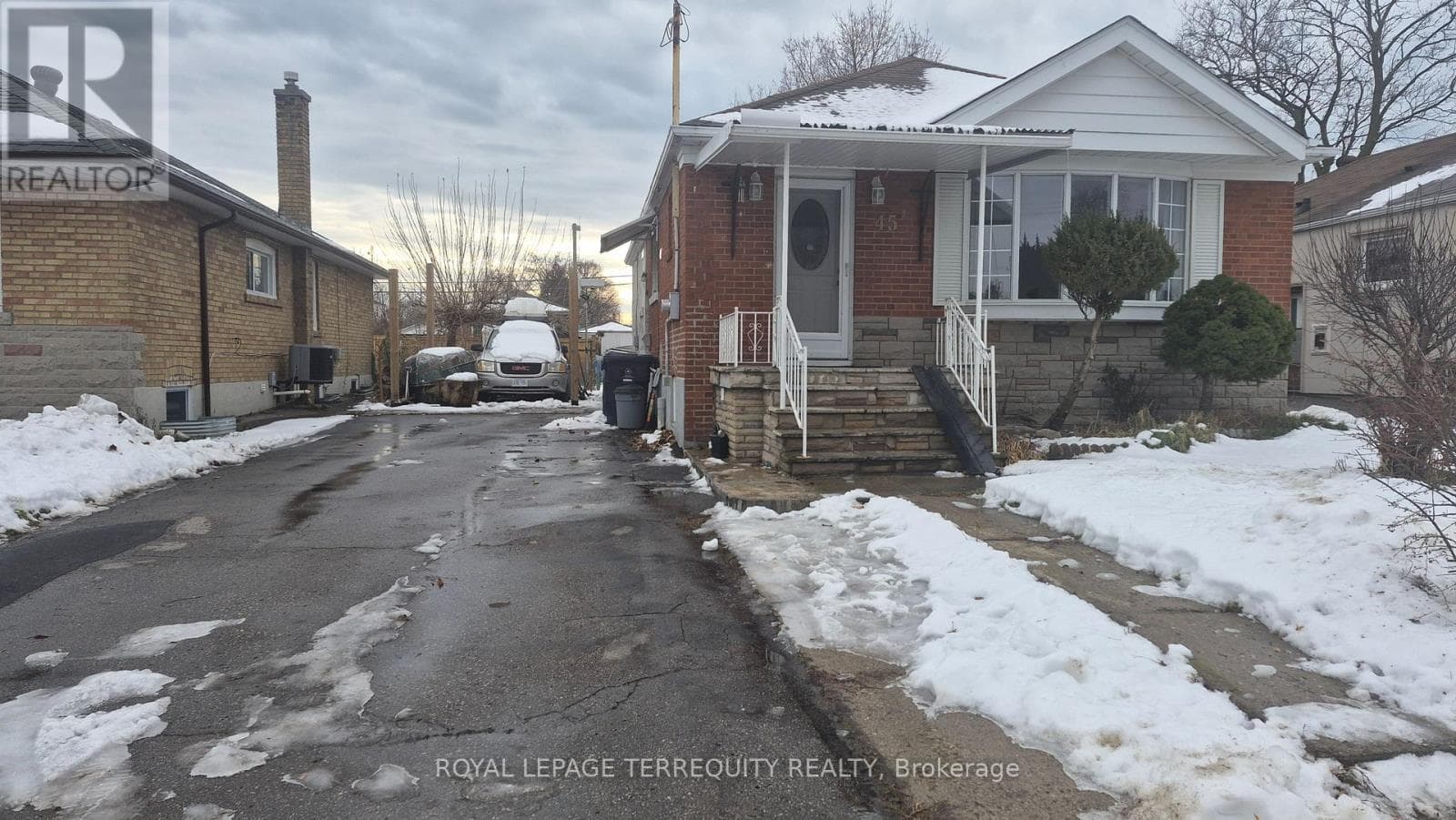 45 FORBES ROAD — Toronto (Dorset Park), Ontario - Main photo