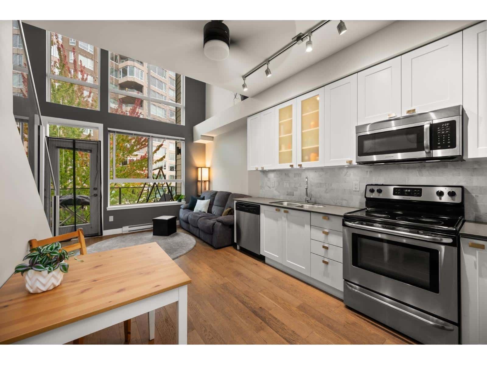 311 3080 GLADWIN ROAD — Abbotsford, British Columbia - Photo 2 of 40