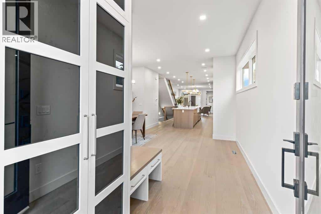 2521 19A Street — Calgary, Alberta - Photo 3 of 50