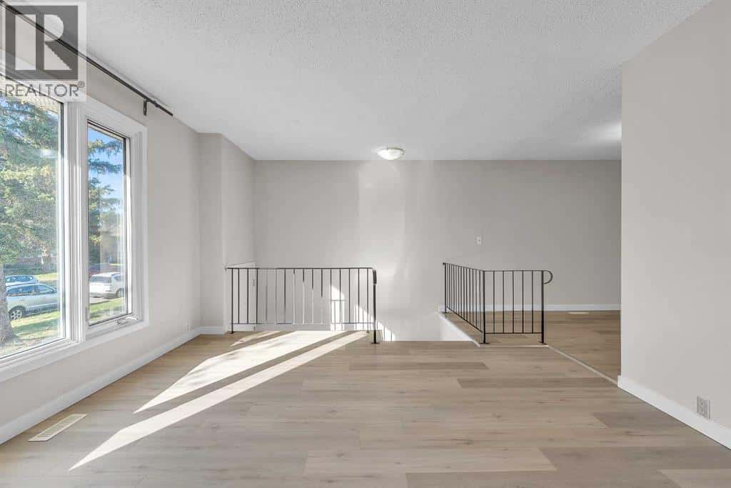 7840 21A Street SE — Calgary, Alberta - Photo 5 of 34