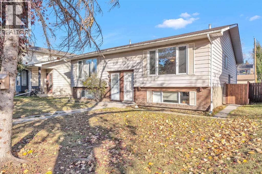 7840 21A Street SE — Calgary, Alberta - Main photo