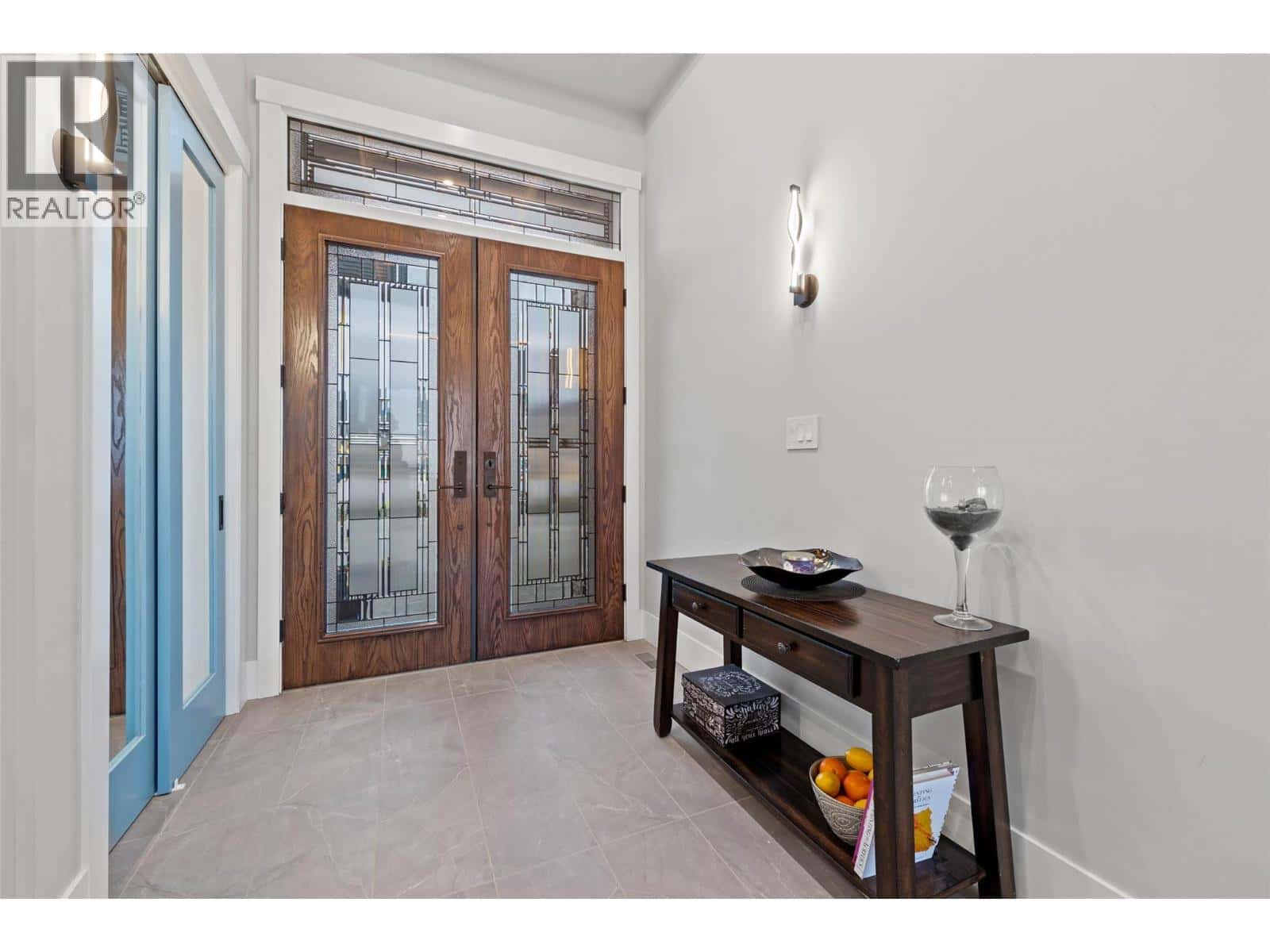 1314 MYRA Place — Kamloops, British Columbia - Photo 4 of 83