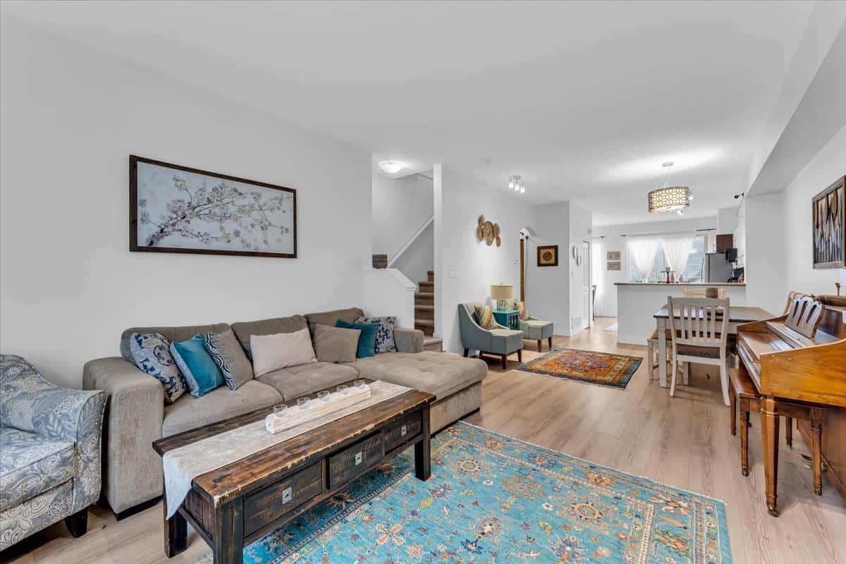 60 15152 62A AVENUE — Surrey, British Columbia - Photo 4 of 39