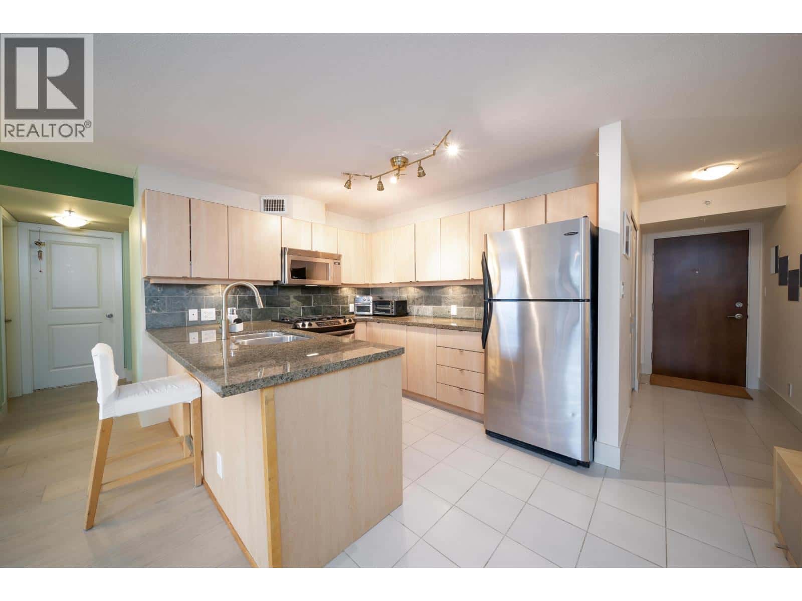 1709 6068 NO. 3 ROAD — Richmond, British Columbia - Photo 5 of 31