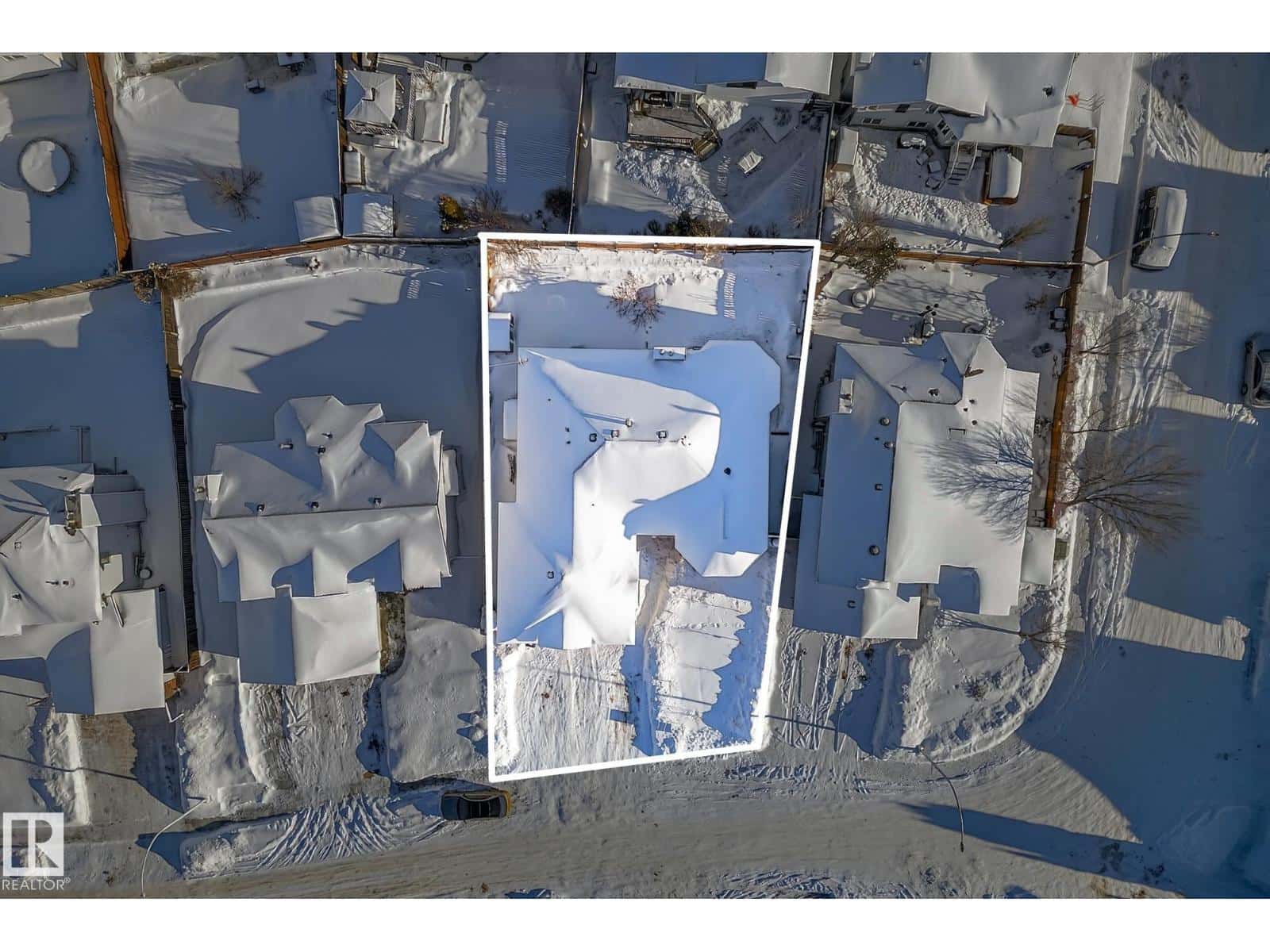 15411 67A ST NW — Edmonton, Alberta - Photo 3 of 26