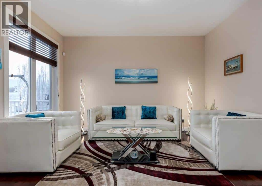 70 Nolancliff Crescent NW — Calgary, Alberta - Photo 5 of 50