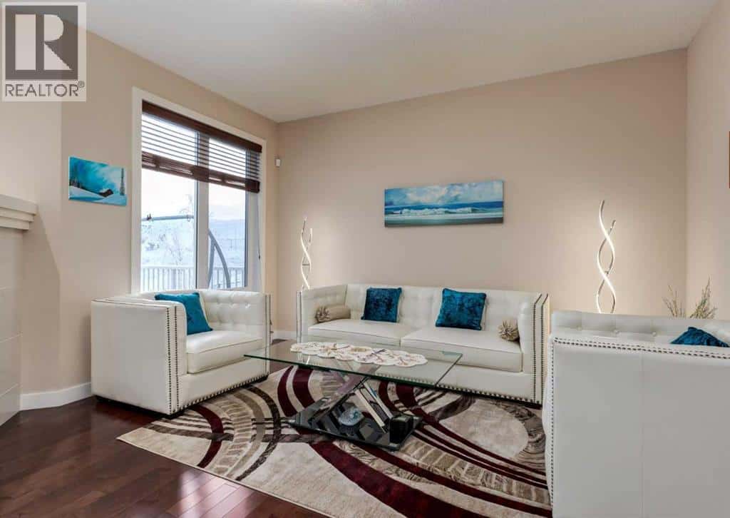 70 Nolancliff Crescent NW — Calgary, Alberta - Photo 4 of 50