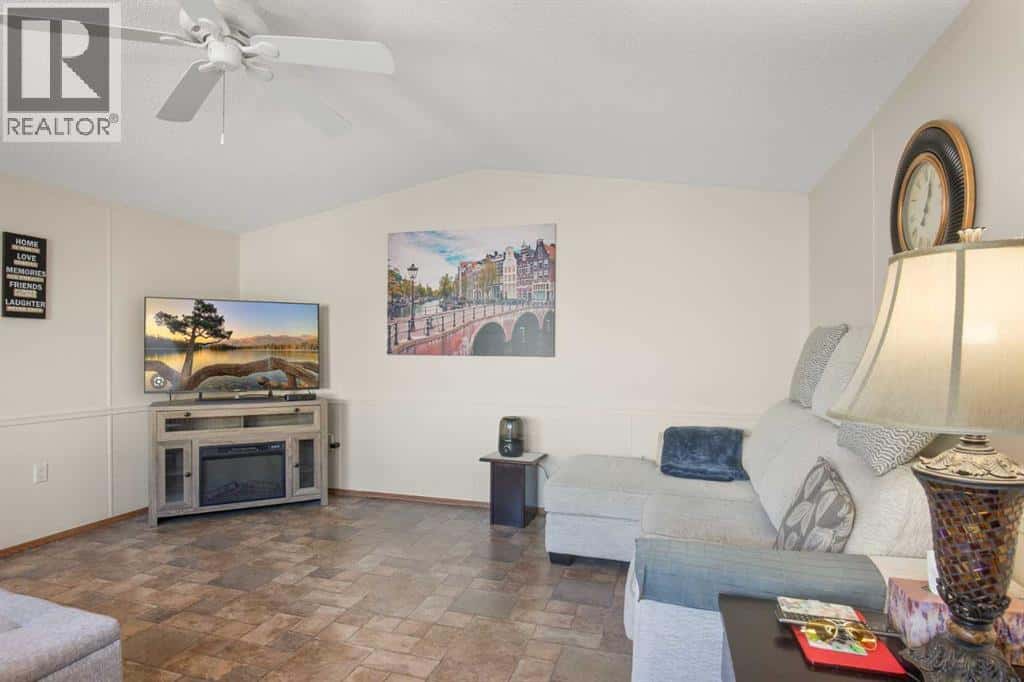 182, 37543 England Way — Rural Red Deer County, Alberta - Photo 4 of 34