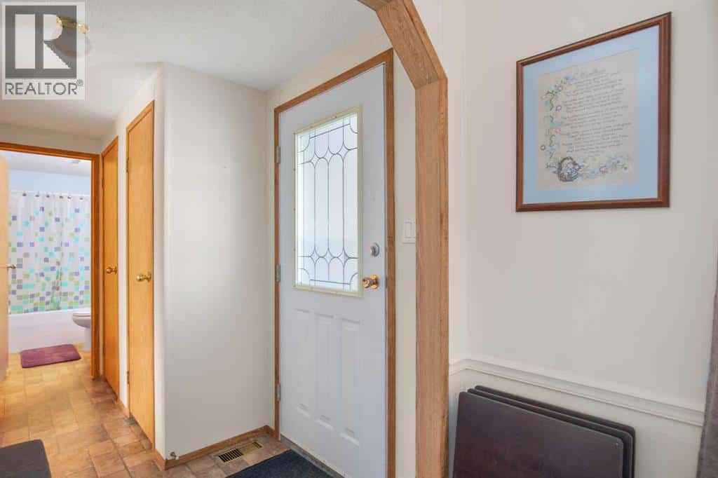 182, 37543 England Way — Rural Red Deer County, Alberta - Photo 2 of 34