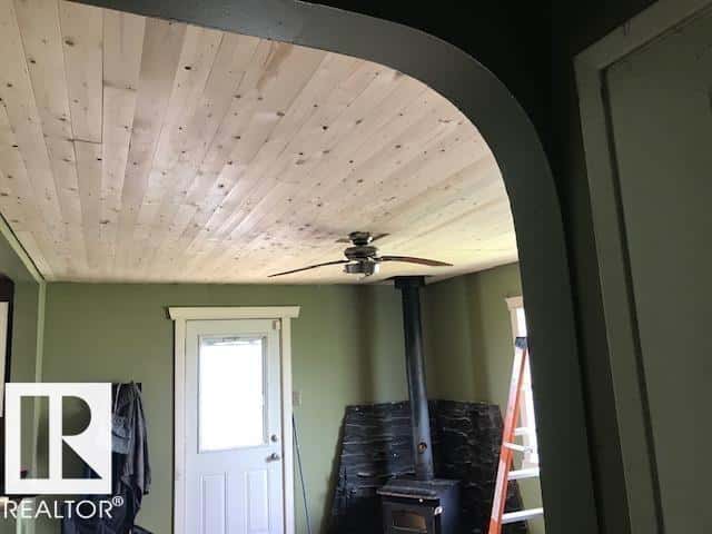 5231 46 ST — Camrose, Alberta - Photo 3 of 9