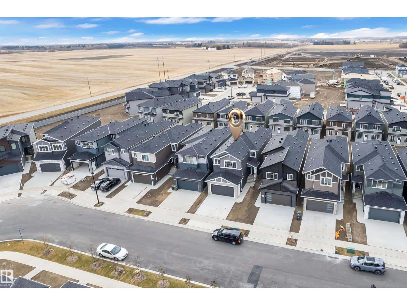 3513 42 AV — Beaumont, Alberta - Photo 2 of 35