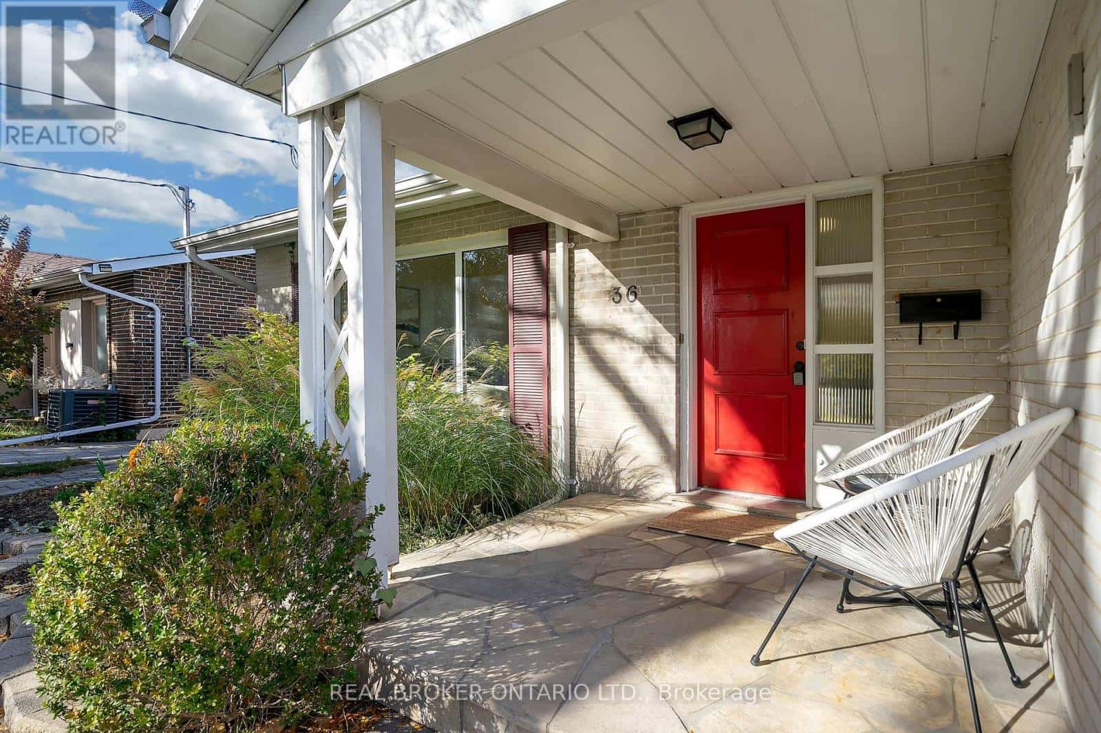 36 MARTHCLARE AVENUE — Toronto (Parkwoods-Donalda), Ontario - Photo 4 of 39