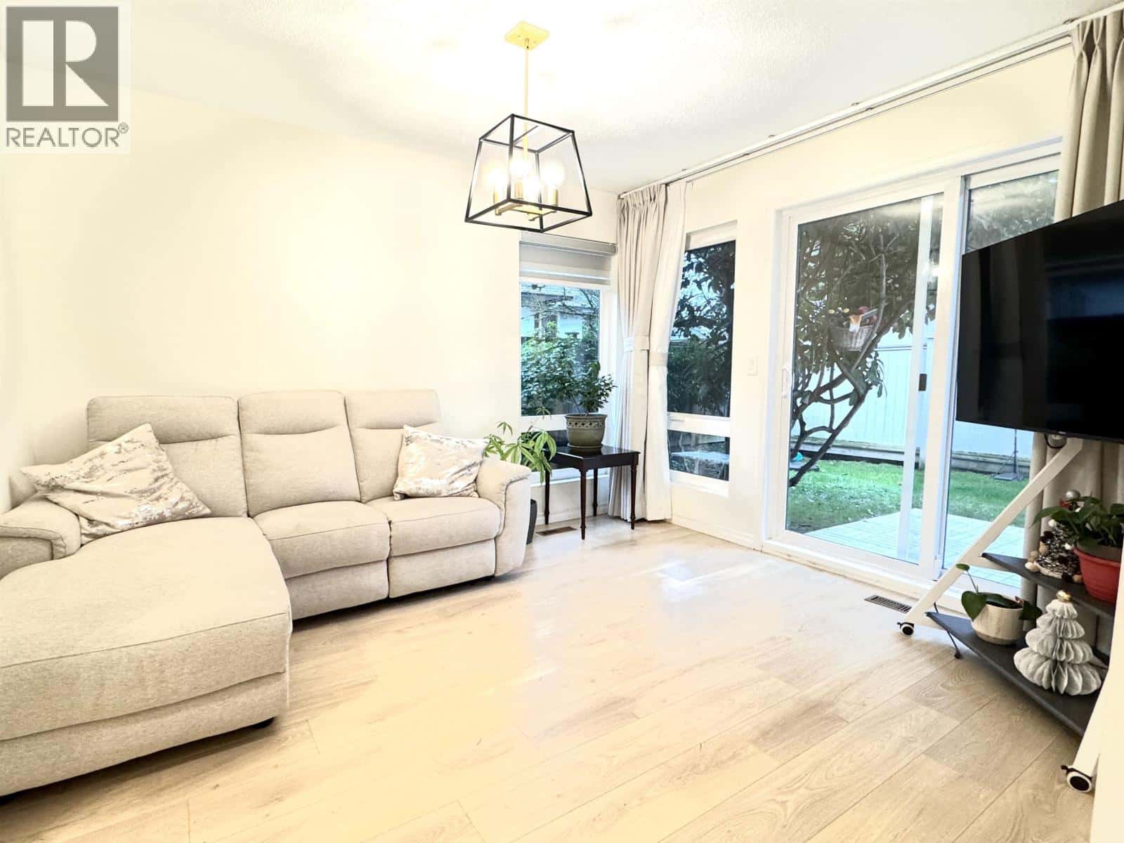 6 5111 MAPLE ROAD — Richmond, British Columbia - Photo 4 of 14