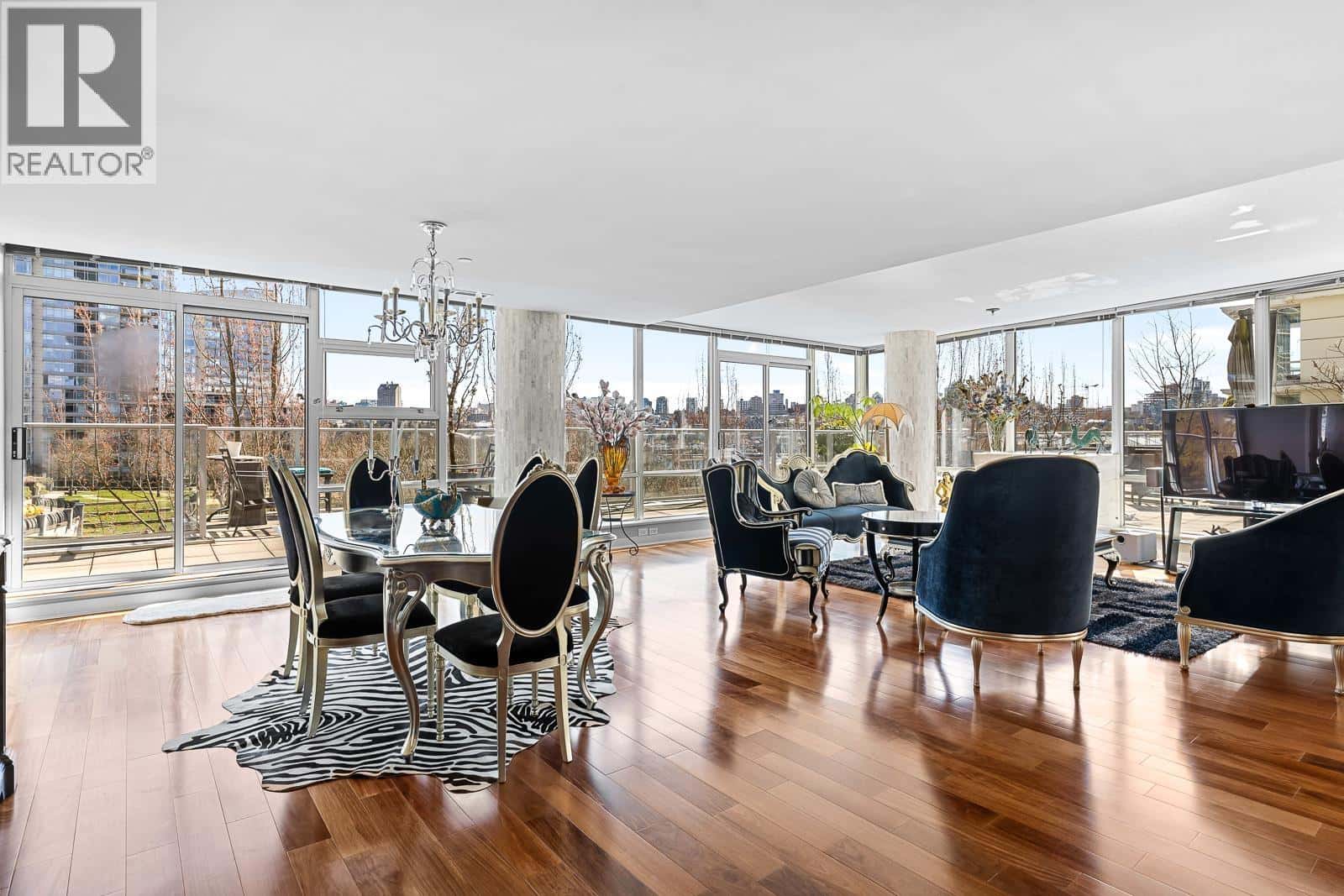 301 638 BEACH CRESCENT — Vancouver, British Columbia - Photo 5 of 40