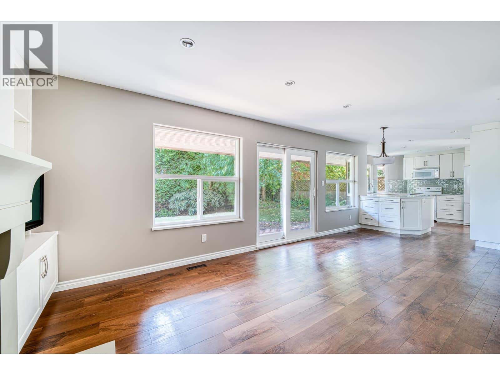 10680 BISSETT DRIVE — Richmond, British Columbia - Photo 3 of 13