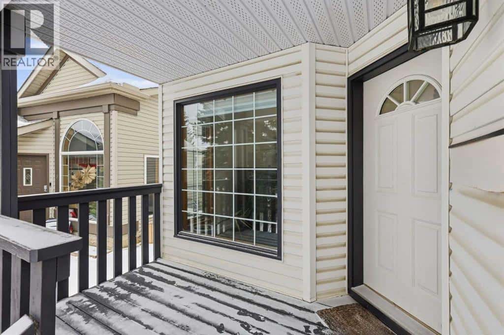 12 Citadel Close NW — Calgary, Alberta - Photo 3 of 46