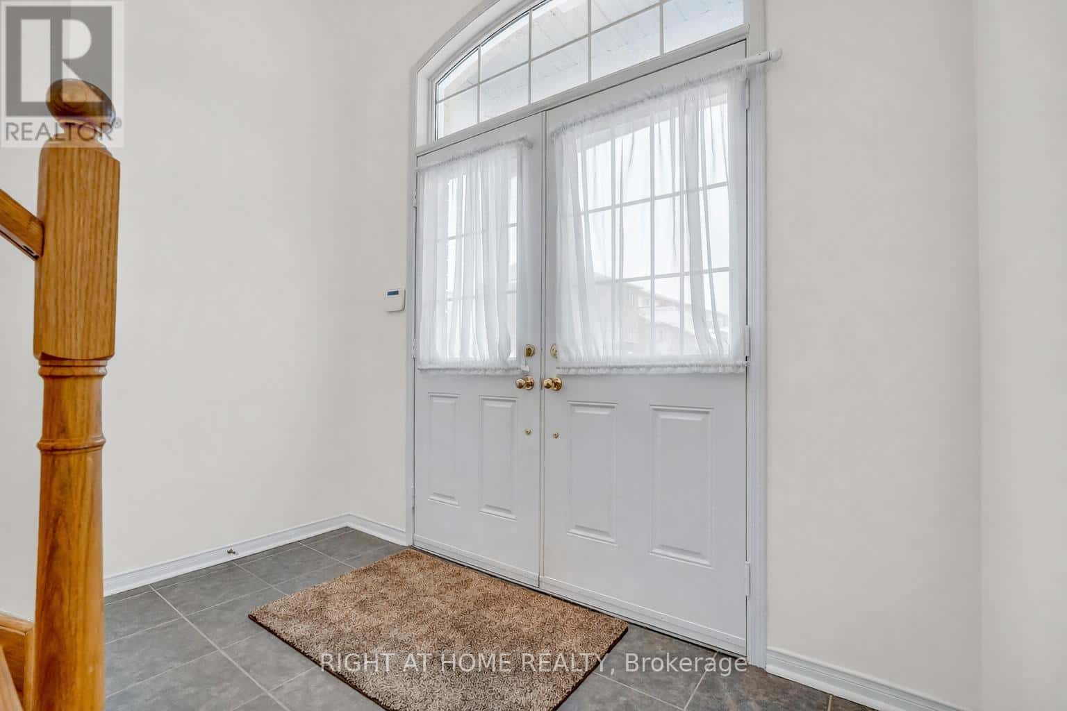 48 THISTLEWAITE CRESCENT — Toronto (Agincourt South-Malvern West), Ontario - Photo 4 of 32